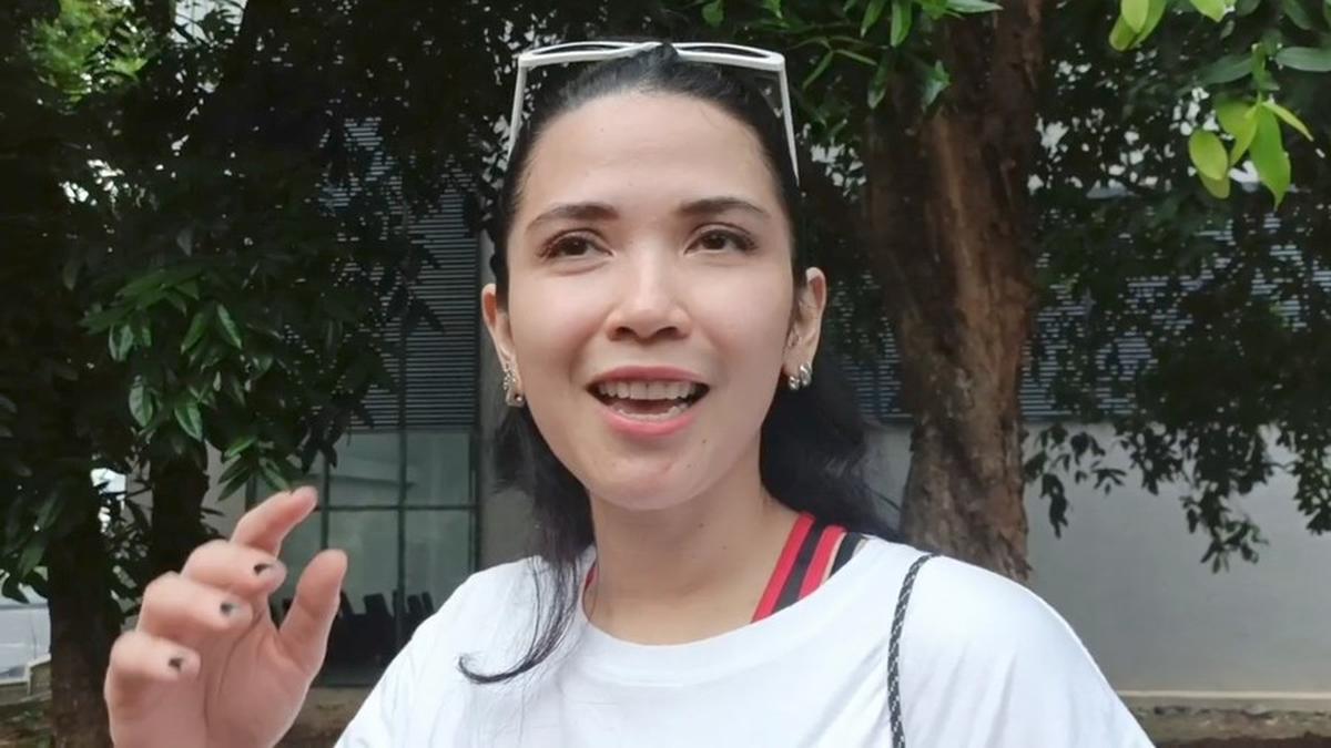 "Nggak ngerasa sama sekali kayak, oh sirik atau apa gitu, karena nggak ada perasaan itu. Jadi yaudah gitu aja," kata aktris yang dikenal lewat karakter Mischa dalam sinetron CINTA FITRI ini.