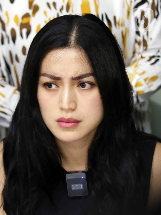 FOTO: Jessica Iskandar Beberkan Kasus Penipuan dan Penggelapan Investasi Mobil di Bali