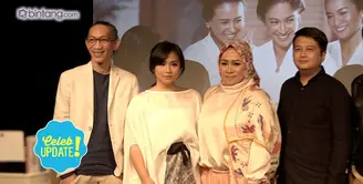 Gita Gutawa dan Melly Goeslaw nyanyikan lagu berjudul 'Memang Mengapa Bila Aku Perempuan?' Untuk film Kartini. 