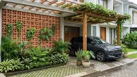 7 Ide Carport dengan Kombinasi Roster dan Tanaman Hias agar Tampak Estetik dan Sejuk