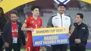 Nguyen Dinh Bac terpilih sebagai Pemain Terbaik alias MVP. Dinh Bac memang tampil impresif pada Piala AFF U-23 2025 dan berhasil membantu negaranya menjadi juara. (Bola.com/M Iqbal Ichsan)