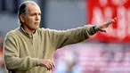 Gaya pelatih Estudiantes asal Argentina Alejandro Sabella di laga lawan Boca Juniors yang berlangsung di Centenario Stadium, Quilmes, Buenos Aires, 25 September 2010. AFP PHOTO/Alejandro PAGNI