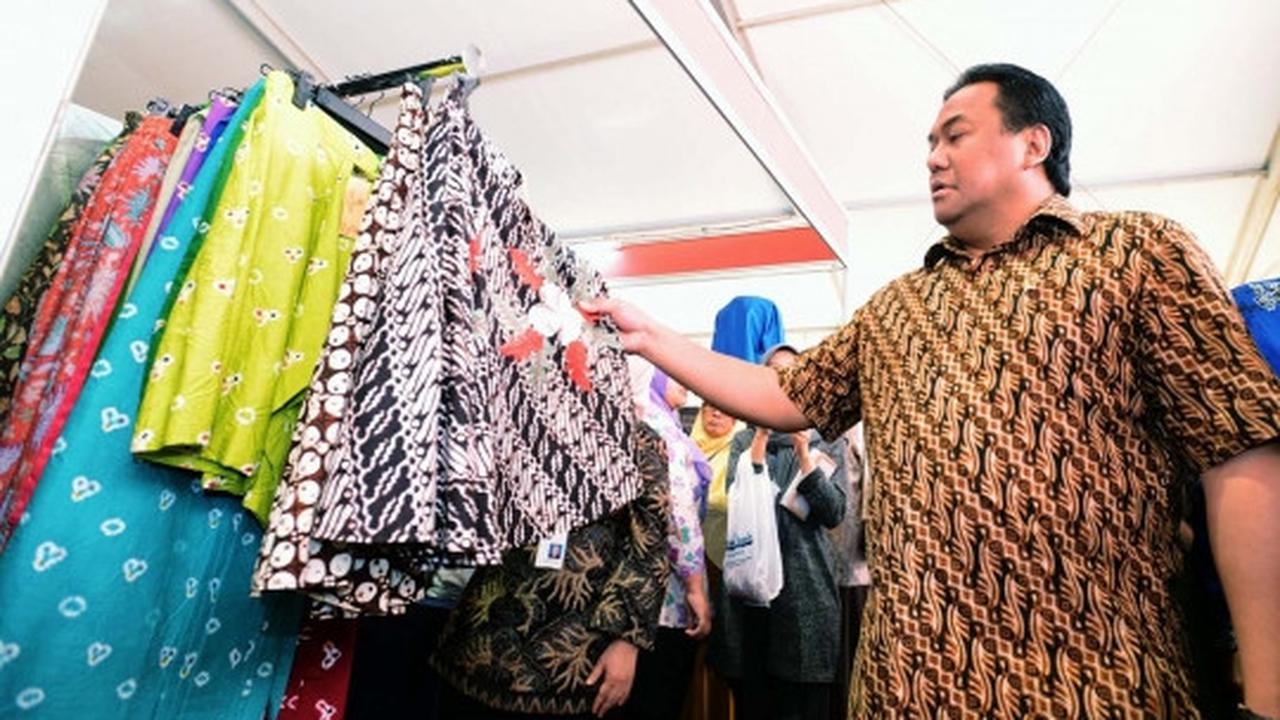 Menteri Rachmat Gobel buka pasar murah di parkiran Kemendag