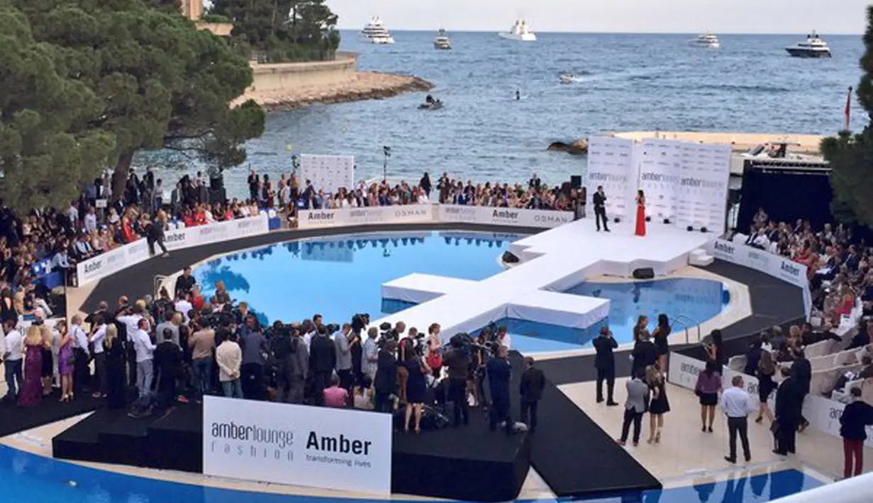Tempat pelaksanaan parade Rio Haryanto dan para pebalap F1  sebelum balapan di Monaco, (29/5/2016). (Bola.com/Twitter/Manor racing team)