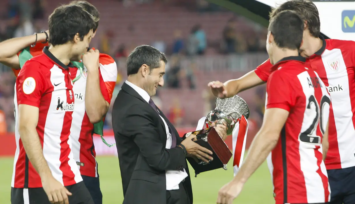 Sebelum melatih Barcelona, Ernesto Valverde juga pernah mengantarkan Athletic Bilbao menjadi juara Supercopa de Espana. (Foto: AFP/Quique Garcia)