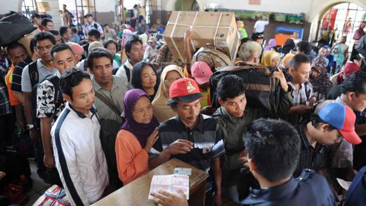 H-10 jelang Lebaran, Stasiun Senen mulai dipadati pemudik