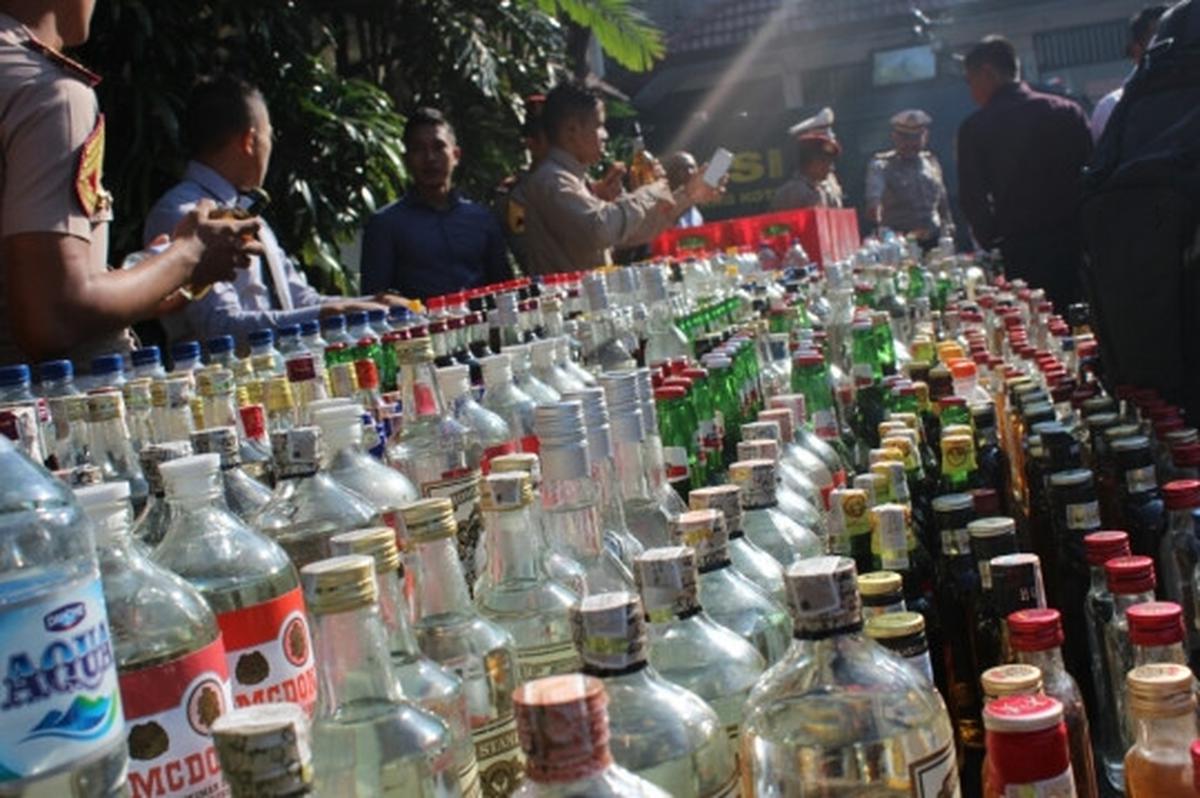 Polres Malang Kota sita 2.778 botol miras jelang Ramadan