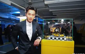 Hawick Lau Akui Pacaran dengan Model Christy Lai, Beda Usia 20 Tahun