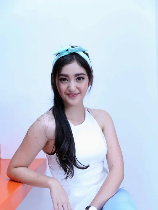 "Senang banget sih ngelihatnya. Pokoknya jadi makin nggak sabar lagi nunggu nanti malam tayang. Terus lihat ratingnya juga disukai apa nggak," ungkap Ranty Maria saat ditemui di kawasan Bintaro, Tangerang Selatan, Senin (20/2). (Nurwahyunan/Bintang.com)