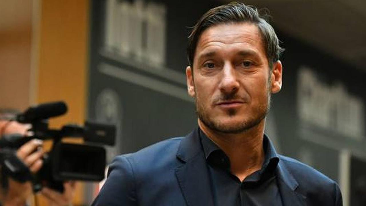 Di Usia 48 tahun, Francesco Totti Tiba-Tiba Ingin Main Lagi di Serie A