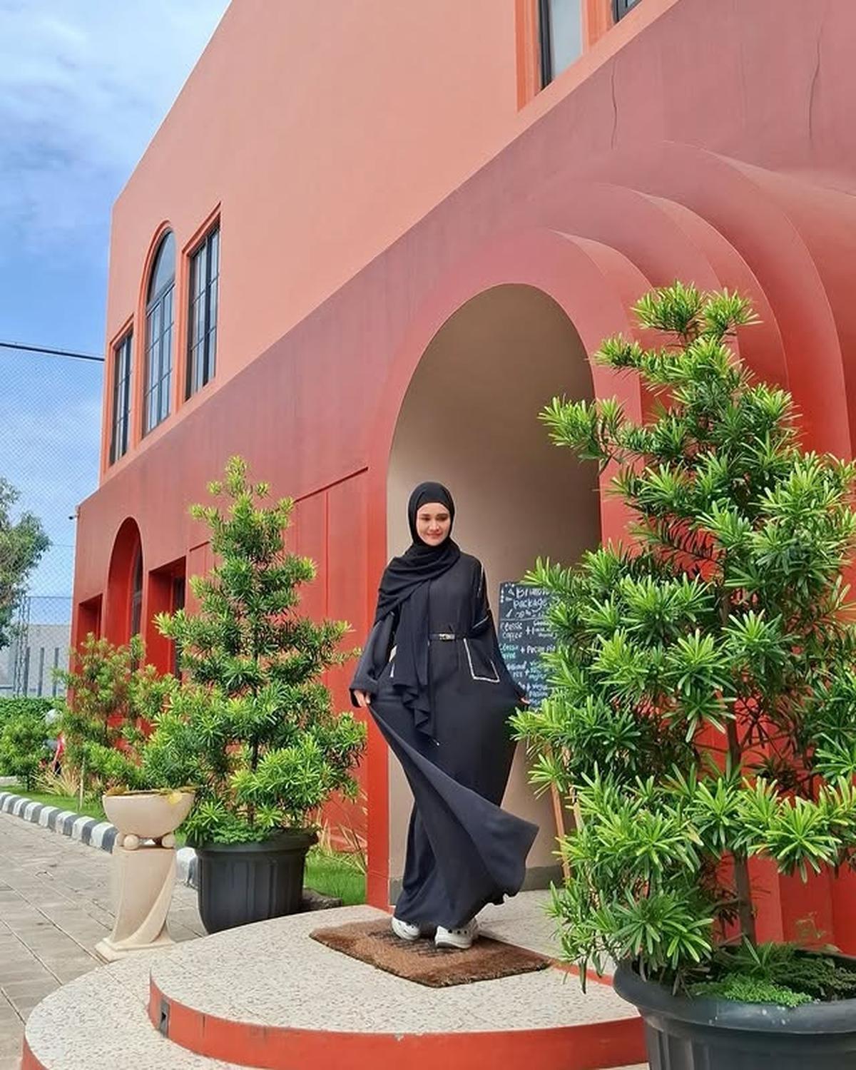 Ikut Kajian Pertama, 7 Potret Michelle Ziudith Tampil Cantik Berhijab - Akui Ketagihan