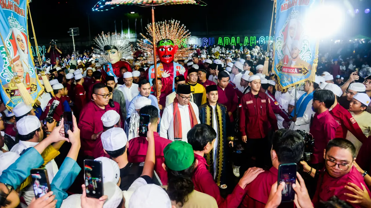 Ridwan Kamil menghadiri kegiatan rutin Tabligh Akbar Majlis taklim Nurul Musthofa pimpinan Habib Athos Bin Hasan Assegaf di Masjid Al Inabah, Pancoran Jakarta Selatan pada Sabtu, 22 November 2024 (Istimewa)