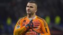 Anthony Lopes menjalani debutnya bersama Portugal di tahun 2015 dengan koleksi caps sebanyak 13 penampilan. Ia kalah bersaing dengan Rui Patricio yang tahun belakangan ini memiliki peran vital di bawah mistar gawang skuat Seleccao. (Foto: AFP/Romain Lafabregue)
