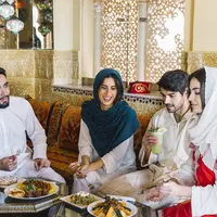 Berbuka puasa bersama menjadi agenda wajib saat bulan Ramadan, simak rekomendasi tempat yang menyajikan makanan lezat berikut ini. (Foto: Freepik/Freepik)