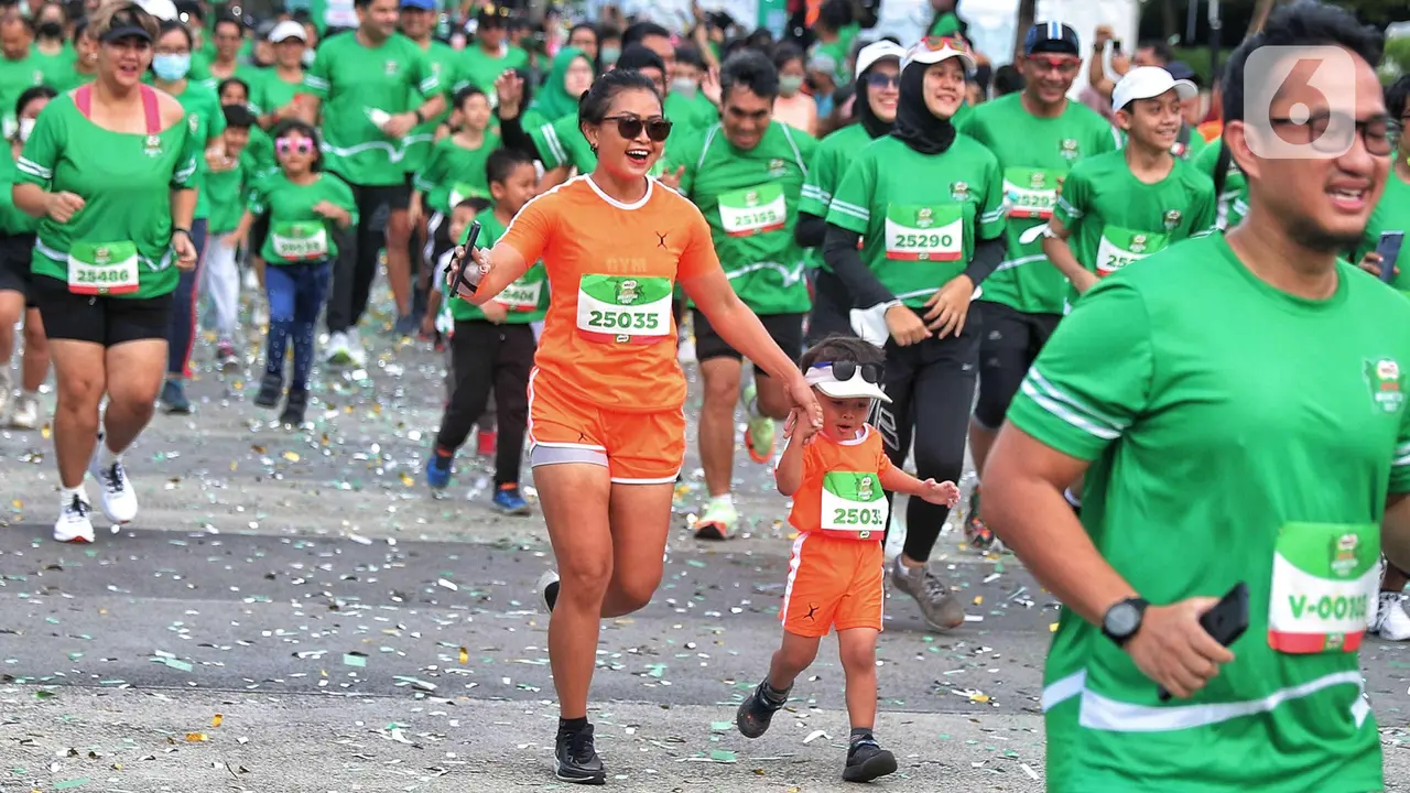 Sambut Hari Olah Raga Nasional, Masyarakat Antusias Ikuti Lomba Lari