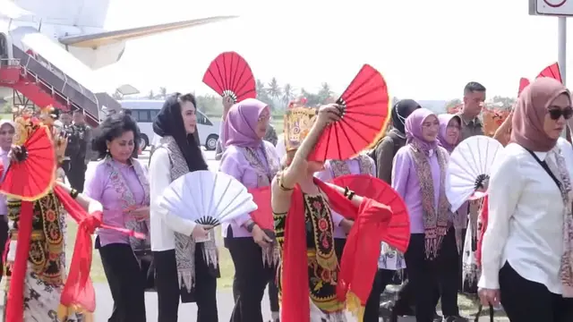 Arumi Bachsin dampingi Iriana Joko Widodo