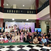 Pemain Sinetron 'Istiqomah Cinta' bersama Anak-Anak Panti Asuhan Akbar Al-qi Foundation - Bogor dalam Meet and Greet 'Istiqomah Cinta' / Foto: dok SCTV.