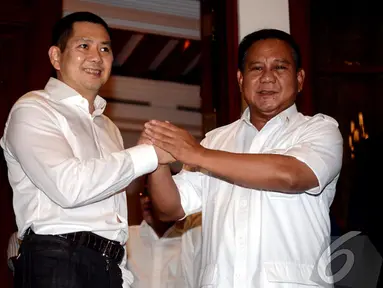 Bakal calon presiden Prabowo Subianto mengaku terkejut mendapatkan dukungan dari Hary Tanoesoedibjo, Jakarta Selatan, Kamis (22/5/2014) (Liputan6.com/Johan Tallo)