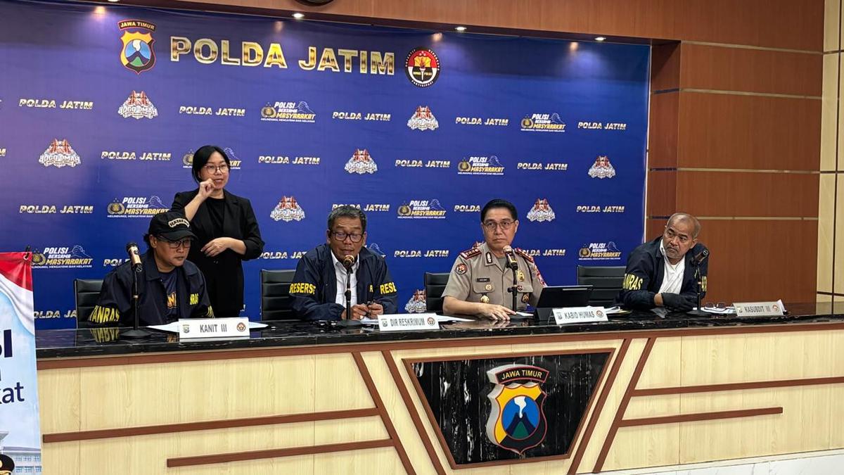 Polisi rilis kasus suami bunuh istri dan anak di madiun. (merdeka.com/erwin yohanes).