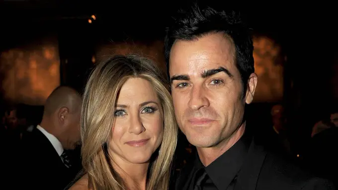[Bintang] Jennifer Aniston dan Justin Theroux