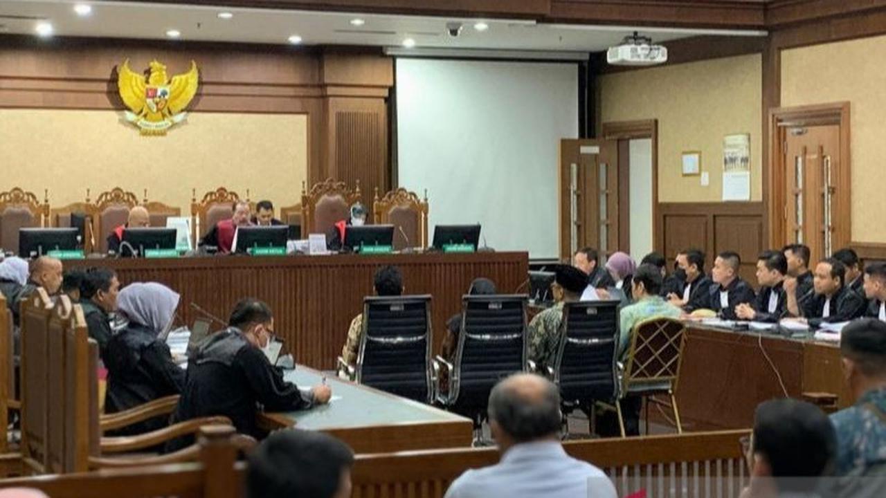 Tiga Terdakwa Kasus Korupsi Tol MBZ Dituntut 4 hingga 6 Tahun Penjara dan Denda Rp1 Miliar