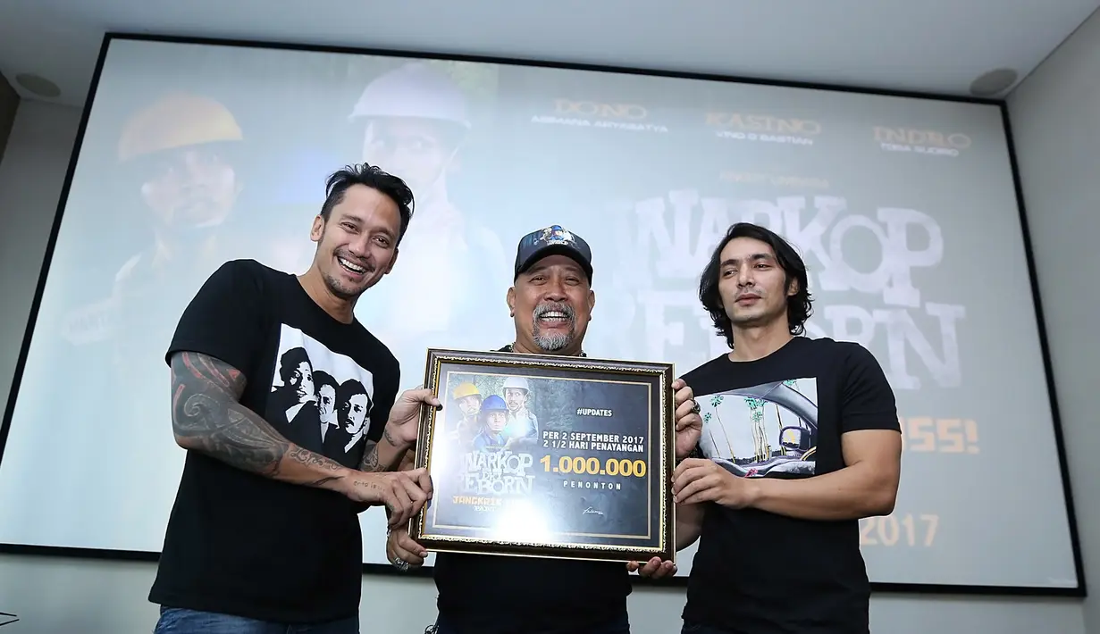 "Alhamdulillah, senang sekali bisa mencapai jumlah segitu (1.750 ribu) dalam waktu hanya empat hari. Karena pencapaian ini sulit sekali dicapai untuk film Indonesia,” ujar Tora Sudiro pemeran Indro. (Bambang E. Ros/Bintang.com)