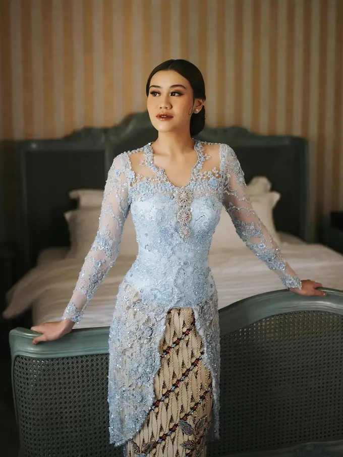 Adu Gaya Model Kebaya Lamaran Artis, Mulai dari Enzy Storia, Ayu Ting-Ting, hingga Aaliyah Massaid