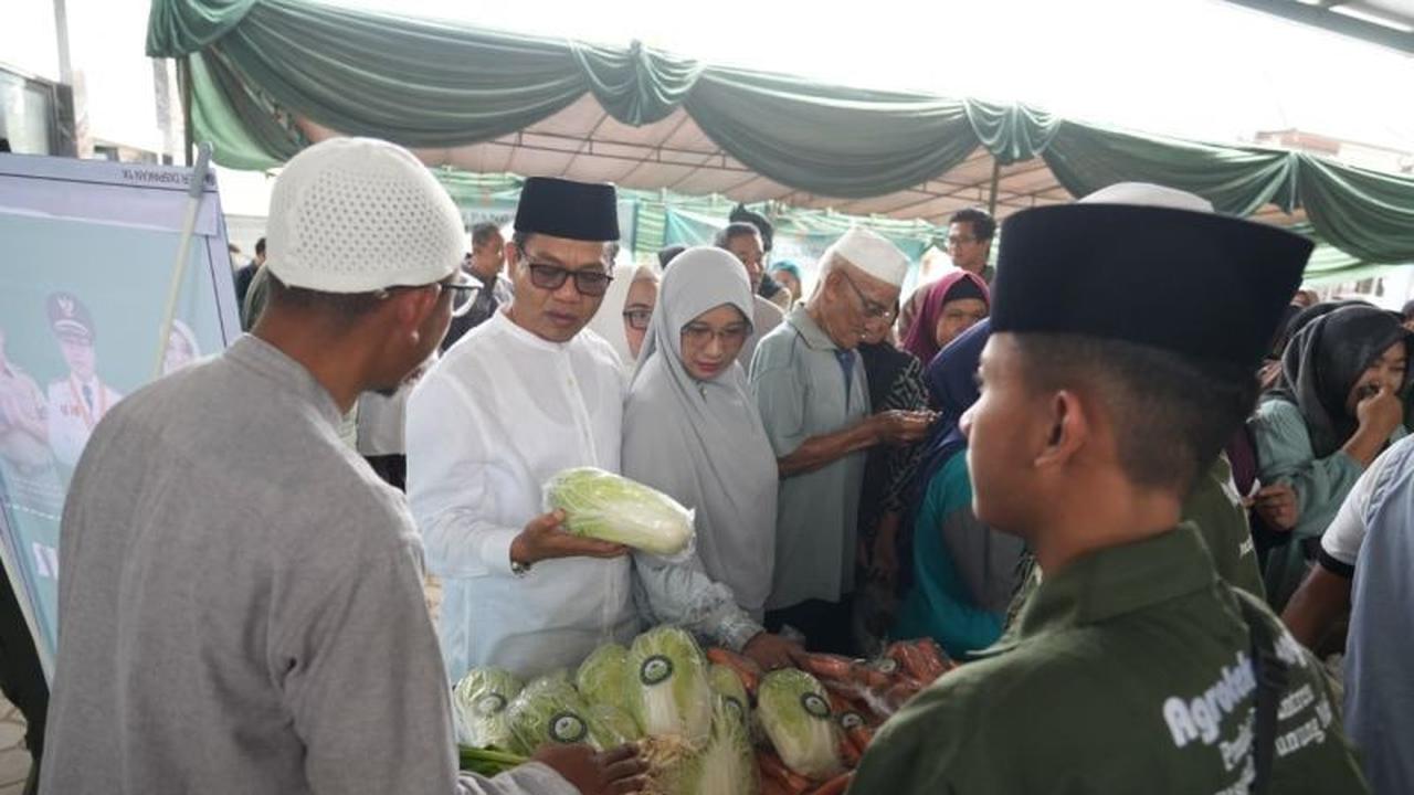 Pemkab Bandung Sediakan 2.500 Paket Gerakan Pangan Murah untuk Warga Tegalluar