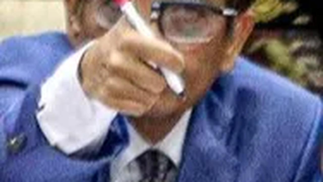 Sebelumnya, Pimpinan Pondok Pesantren Al Zaytun Panji Gumilang memiliki sebanyak 256 rekening dengan enam identitas. Hal itu diungkapkan Menko Polhukam Mahfud MD.