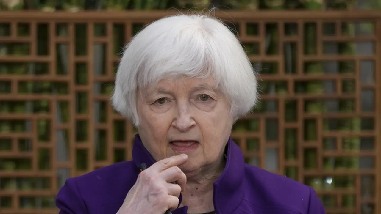 Menteri Keuangan Amerika Serikat Janet Yellen saat konferensi pers di Beijing, China, pada Senin (8/4/2024).