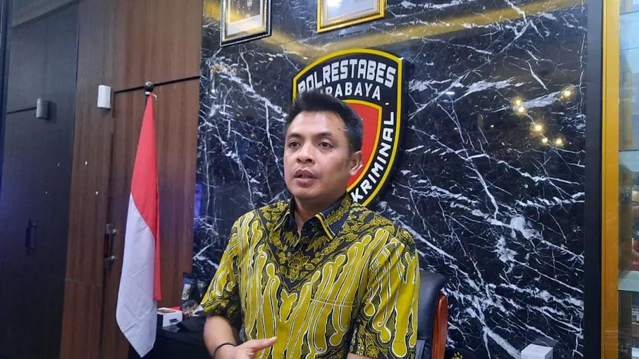 Hendro menjelaskan, pada saat melakukan pra rekonstruksi di tempat kejadian perkara di tempat karaoke blackhole Lenmarc mal, polisi hanya menemukan sejumlah minuman keras.<br>