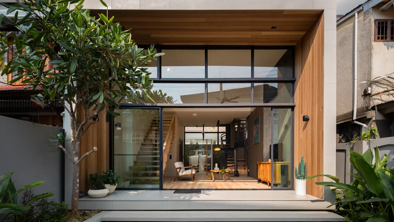 Model Rumah Japandi dengan Teras Mini dan Ketapang Kencana (Foto: Reve Art AI)