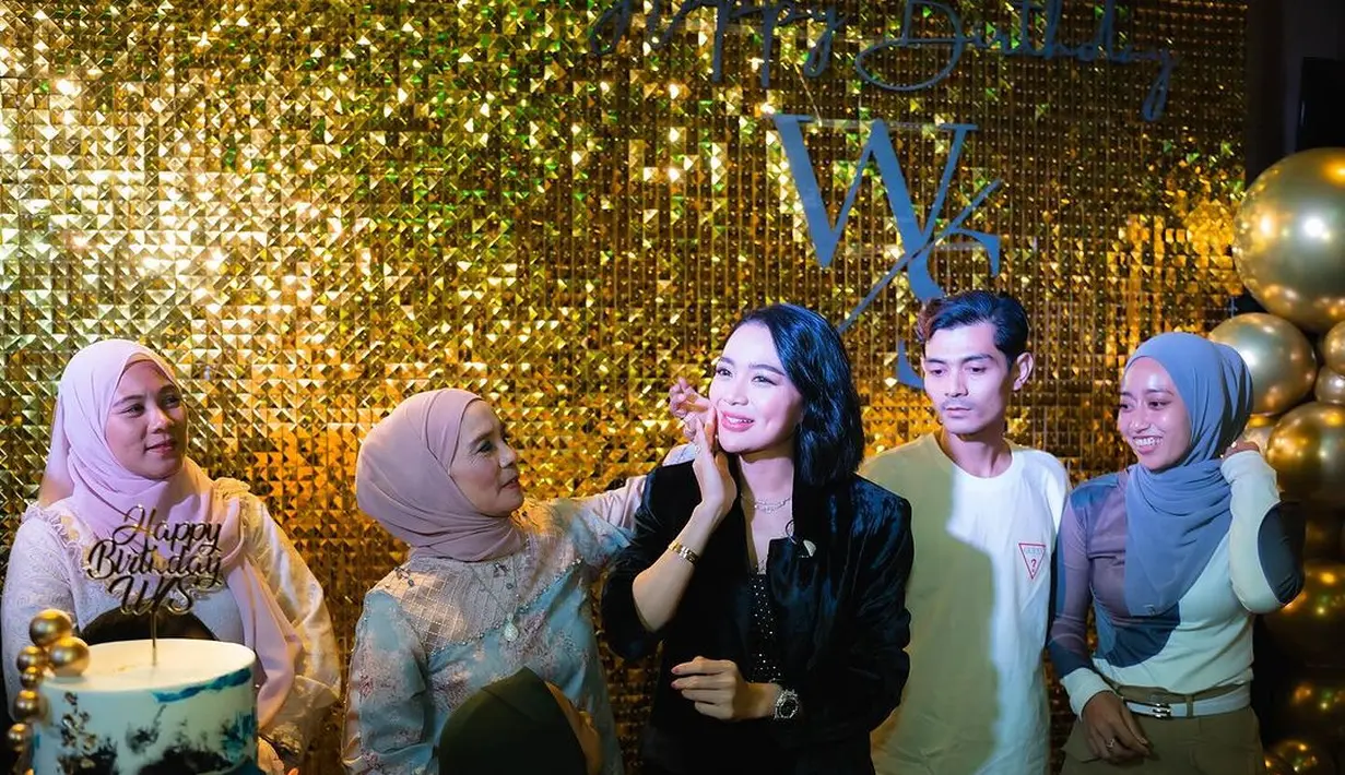 Wika Salim rayakan ultah ke-32 (Instagram/wikasalim)