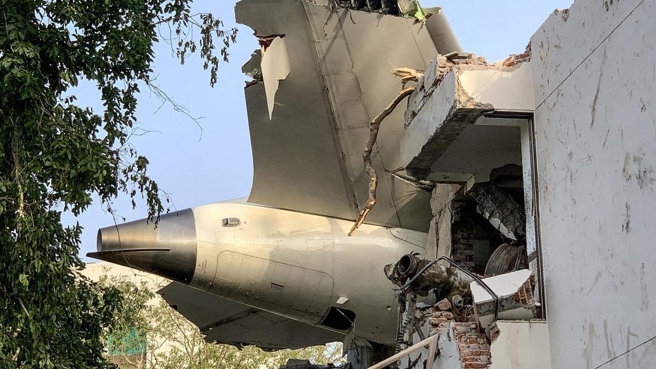 Pesawat Air India jatuh di Ahmedabad