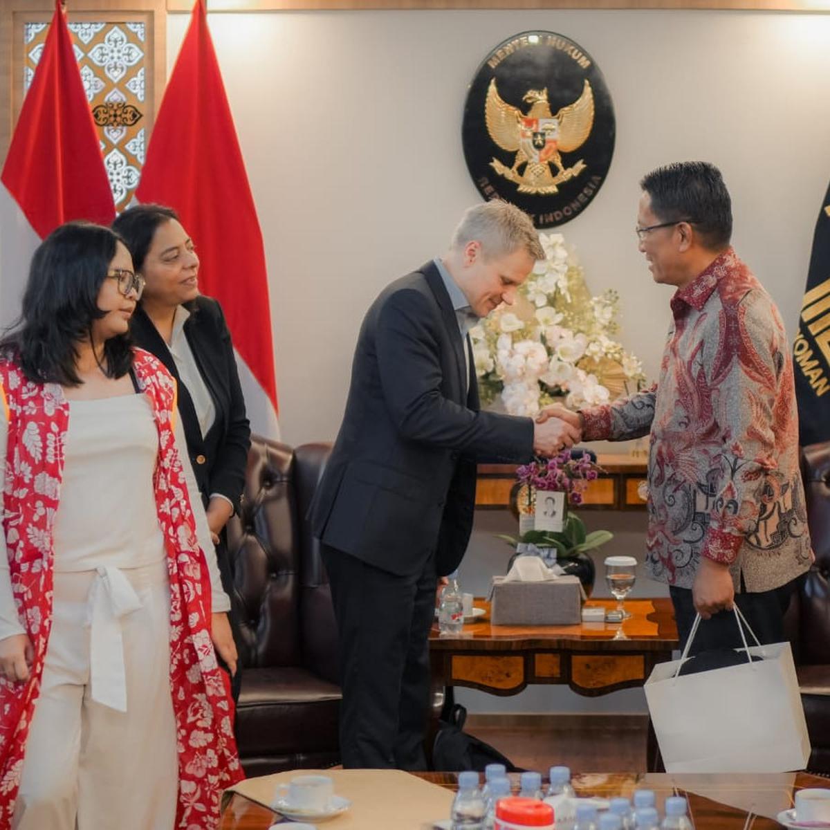Menkum Supratman Bertemu Spotify Bahas Royalti