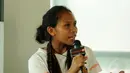 Sutradara muda, Asrida Elisabeth memberikan keterangan seputar pembuatan film dokumenter Tanah Mama di kantor redaksi Liputan6.com, Jakarta (9/1/2015). (Liputan6.com/Helmi Fithriansyah)