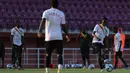 Tim Nasional (timnas) Mali U-17 menggelar latihan jelang laga babak 16 besar Piala Dunia U-17 di Lapangan Thor, Surabaya, Jawa Timur, Minggu (19/11/2023). (doc.LOC WCU17/NFL)