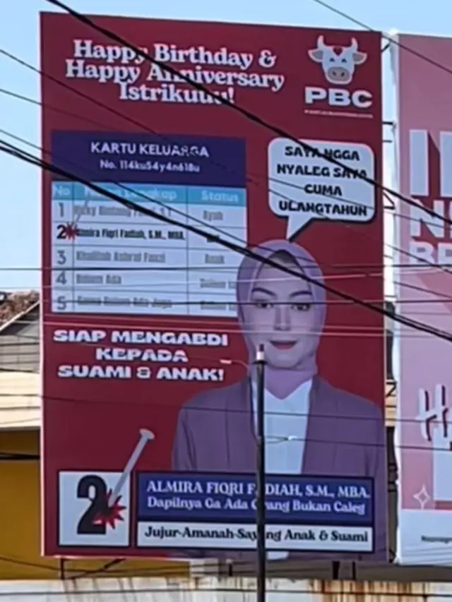 Cara Unik Pria Beri Ucapan Ulang Tahun Pernikahan untuk Istrinya, Lewat Billboard Mirip Kampanye Caleg