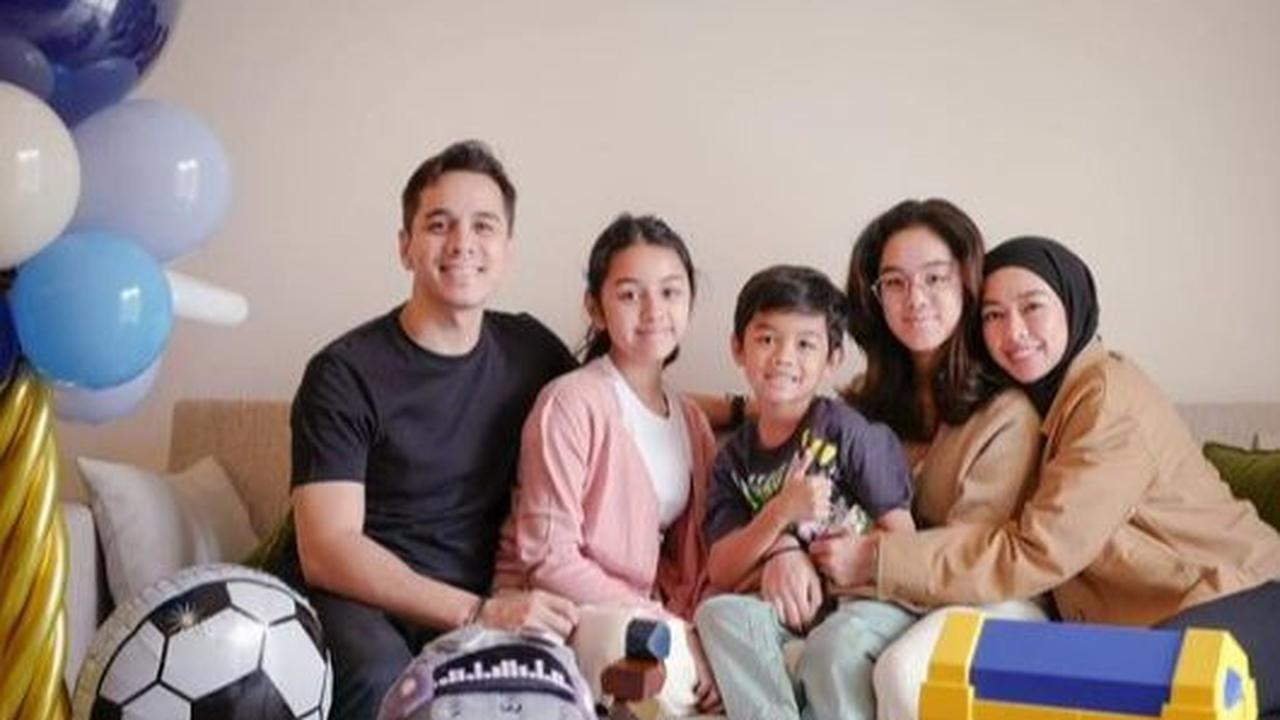 Meskipun belum menunjukkan minat pada industri hiburan, ketiga anak Rionaldo Stockhorst telah sering menjadi sorotan media.