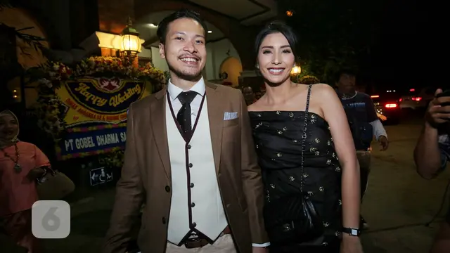 [Bintang] Konsep Nikahan Dimas Anggara - Nadine Kebanjiran Pujian dari Tyas Mirasih