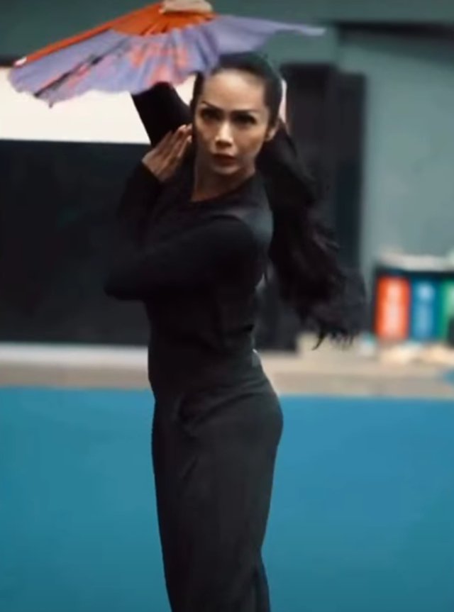 6 Potret Kris Dayanti di Kejuaraan Wushu Nasional Open, bangga raih medali emas