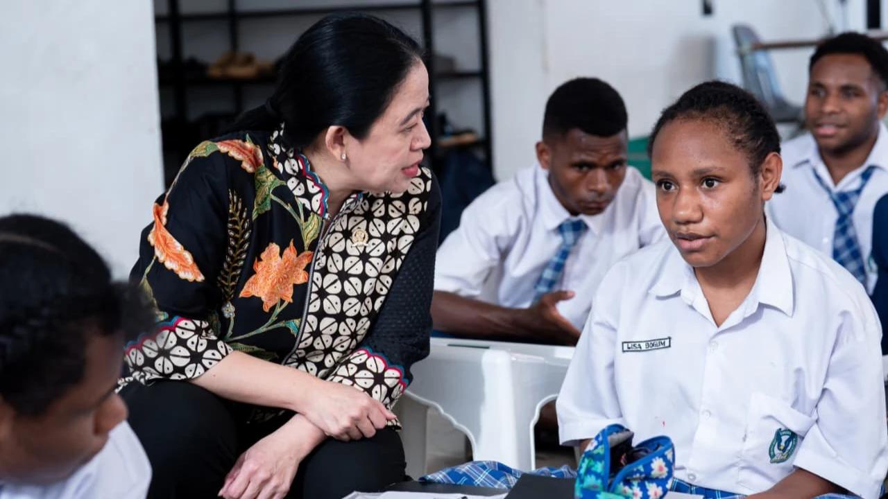 Puan Kunjungi Sekolah Bagi Anak Papua Pedalaman, Dengarkan Harapan Bisa Kembali Bangun Daerah