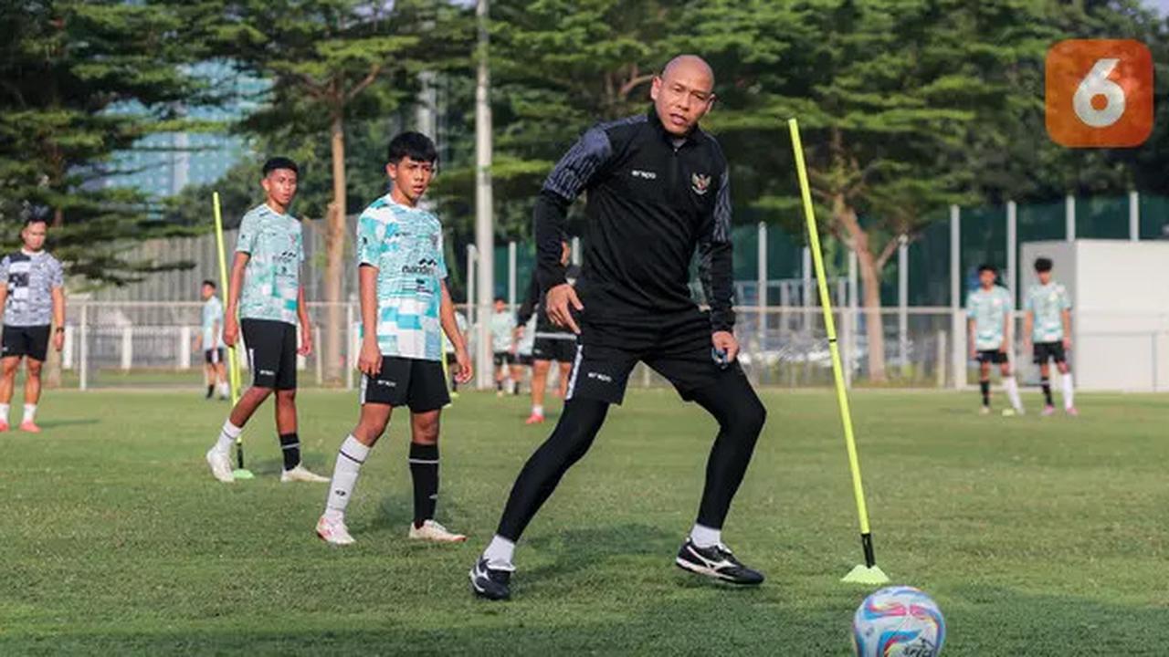 Bung Towel Sebut Nova Arianto Berbohong soal Masalah Komunikasi saat Shin Tae-yong Melatih Timnas Indonesia