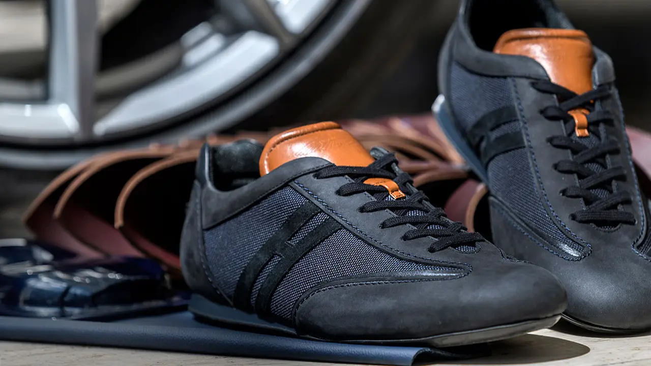 Sepatu Hogan Aston Martin