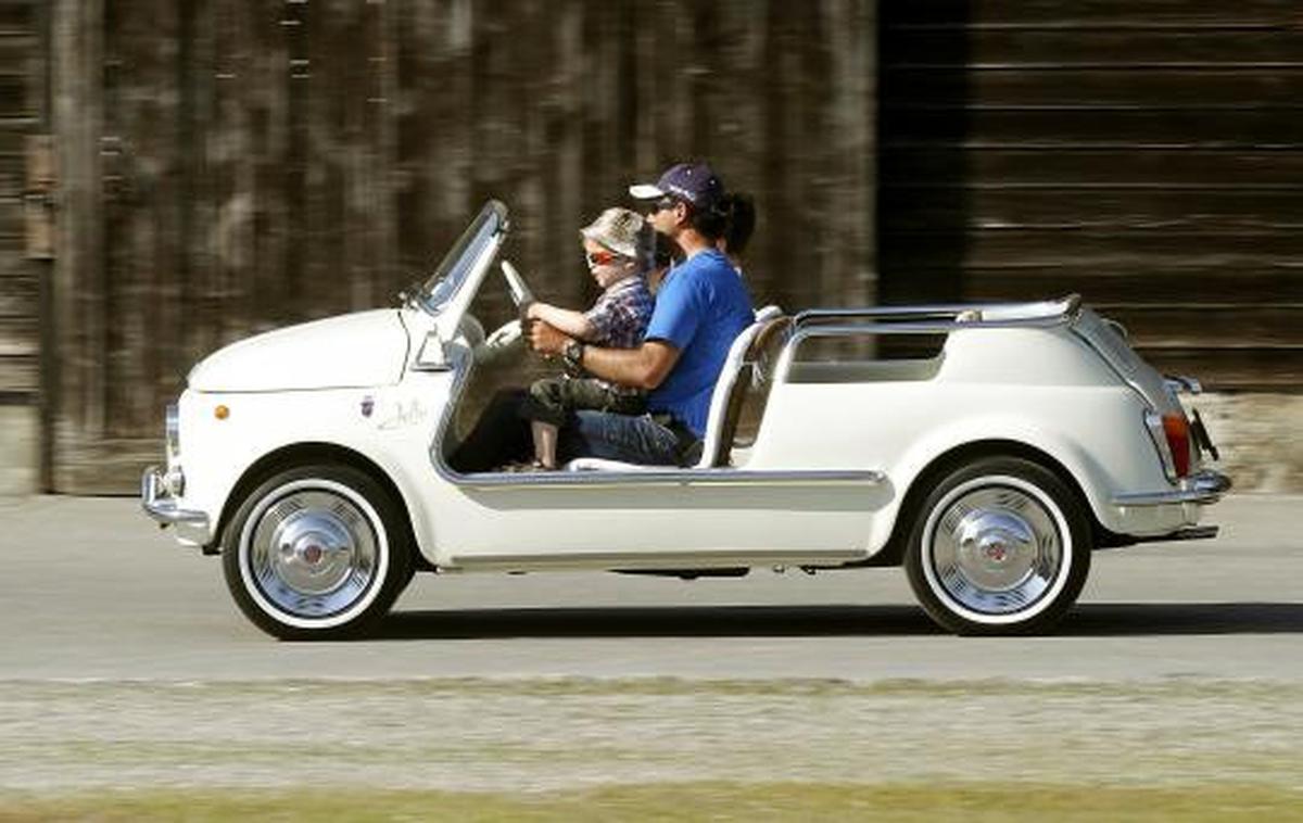 Kontes modifikasi mobil mungil di Swiss