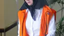 Tersangka Bupati Kutai Kartanegara nonaktif Rita Widyasari bersiap meninggalkan ruangan usai diperiksa di Gedung KPK, Jakarta, Kamis (1/2). Rita kembali diperiksa sebagai tersangka dalam kasus dugaan TPPU. (Liputan6.com/Herman Zakharia)