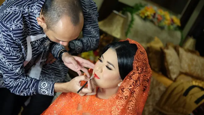 [Bintang] Kahiyang Ayu dan Barry Irawan