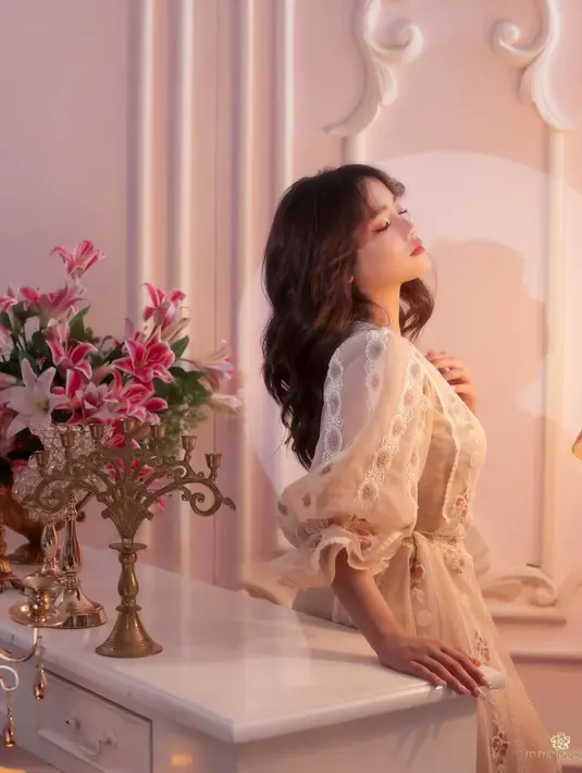 Dalam beberapa foto, Fuji Utami dipuji cantik atas penampilannya yang mirip dengan Rosalinda [@fuji_an]