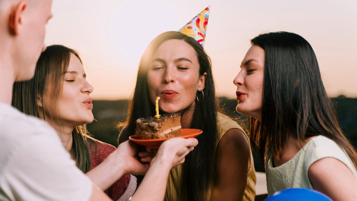 40 Contoh Ucapan Selamat Ulang Tahun untuk Sahabat Perempuan - Ragam