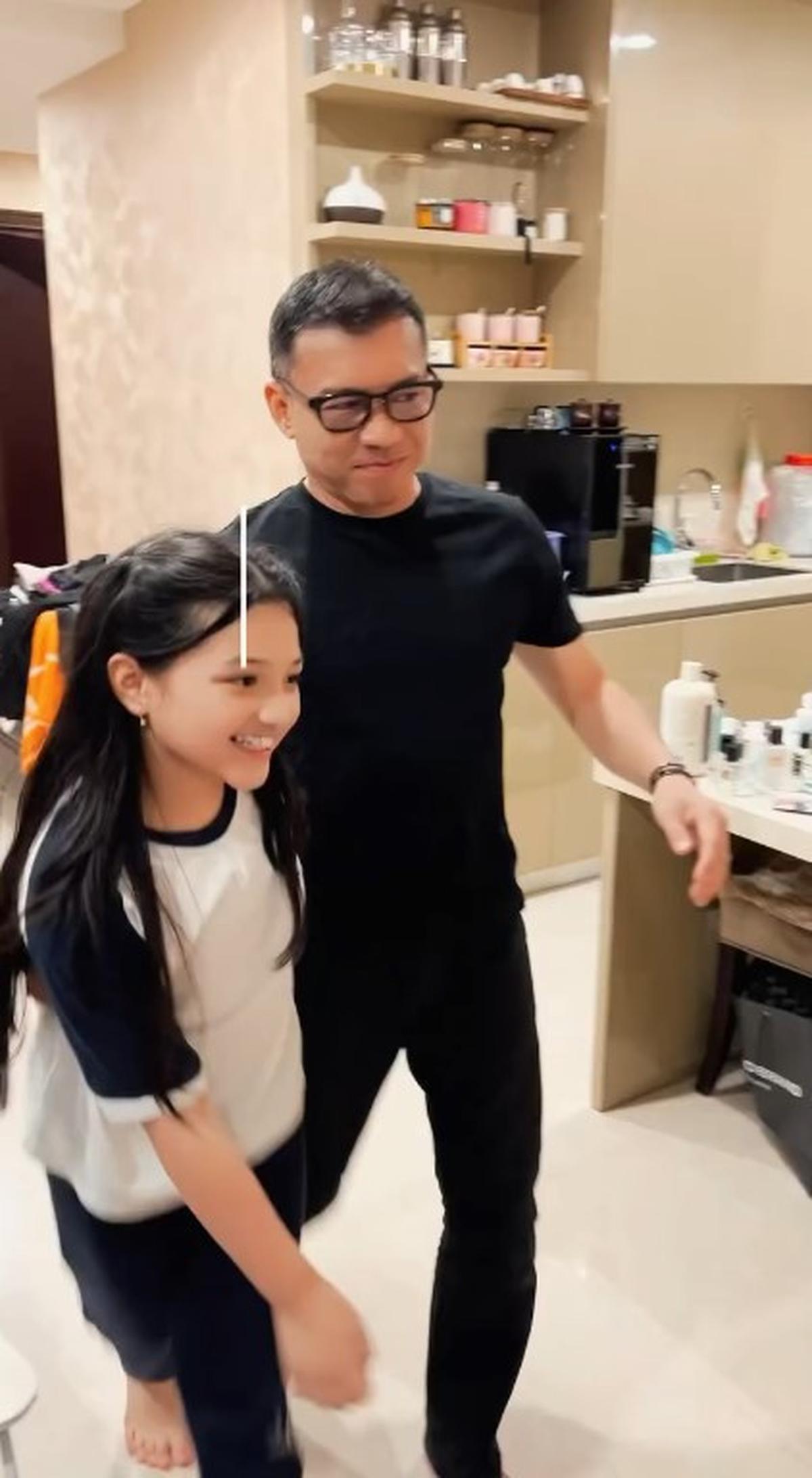7 Potret Arsy Hermansyah Dapat Hadiah Piano Baru dari Anang dan Ashanty, Senangnya Luar Biasa